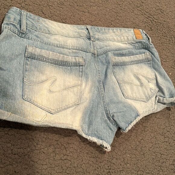 Maurice’s Jean Shorts Distressed Size 13/14 Light Wash - Picture 5 of 6